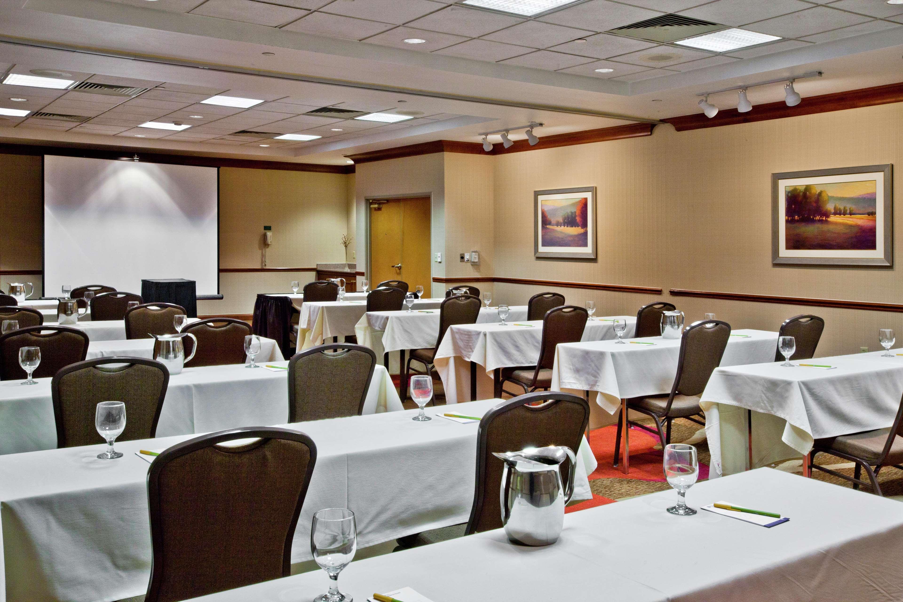 Hilton Garden Inn Oklahoma City Airport Exteriör bild